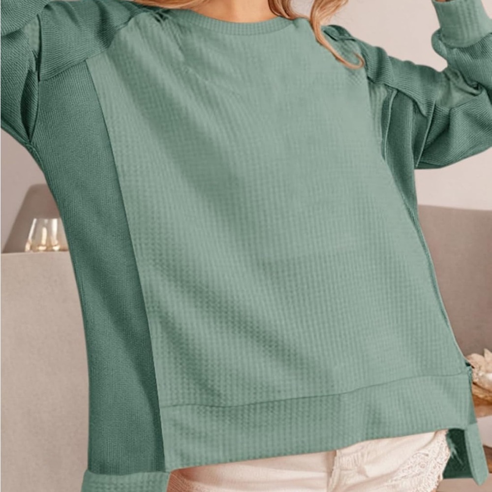 Dokotoo Women's Long Sleeve Green Top, NWT, Size Large - Picture 3 of 7